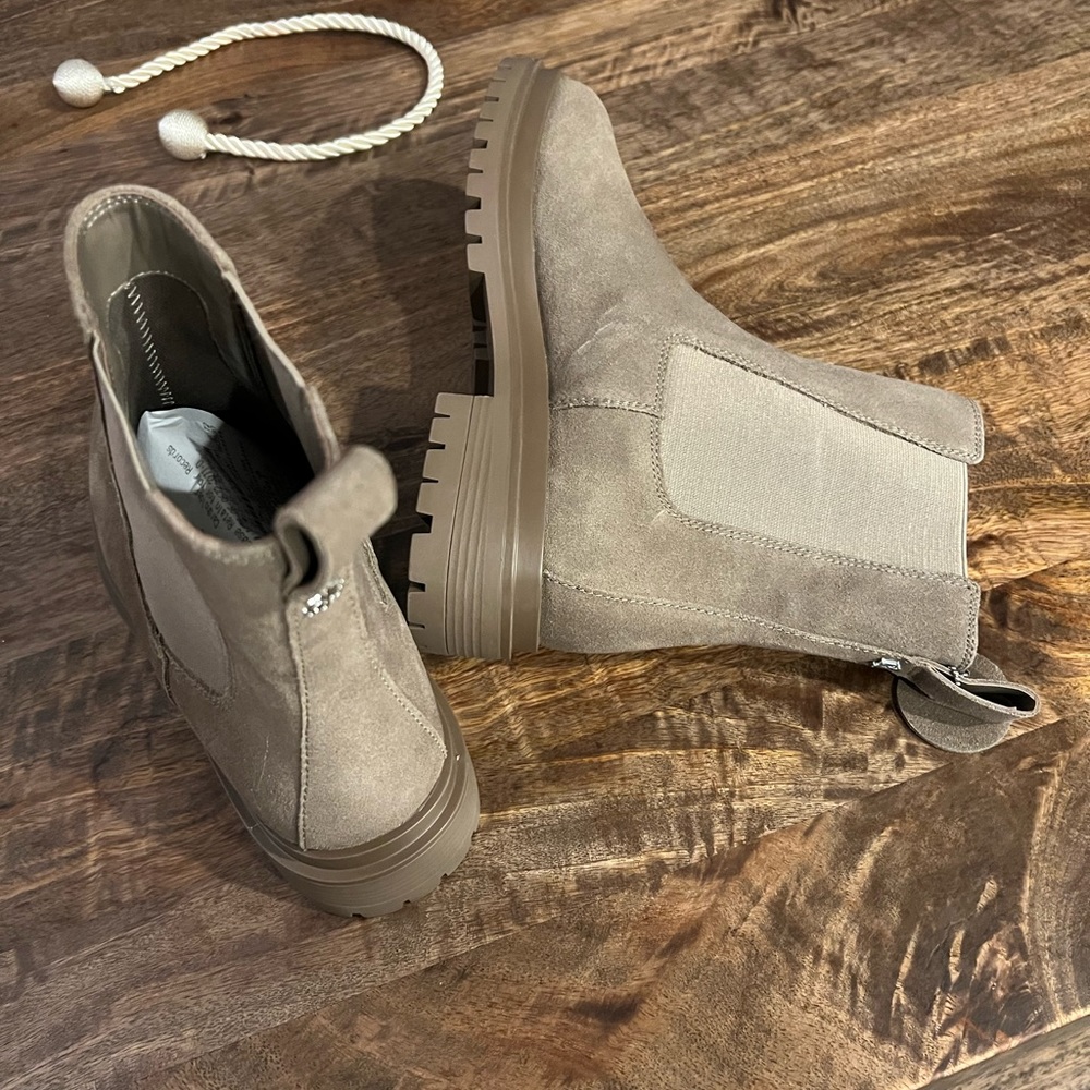 SOLD/ Lauren Ralph Lauren Women's Suede Boots Size 9 - Picture 5 of 12
